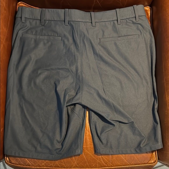 Johnnie-O Men's Navy Blue Shorts 33W - Picture 3 of 3